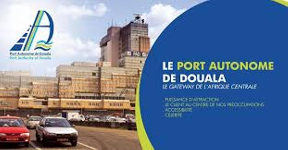 Camerun_douala_port.jpg
